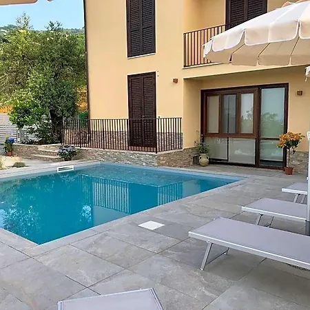 Casa Miraflores Aparthotel 4*