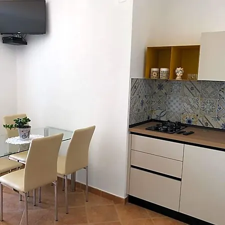 Casa Miraflores Aparthotel Cefalù