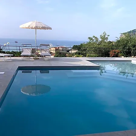 Casa Miraflores 4*